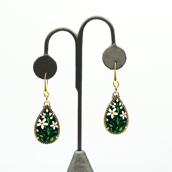 PATRICIA NASH Gold Plated Green & White Flowers Dangle Earrings - Picture 7 of 7